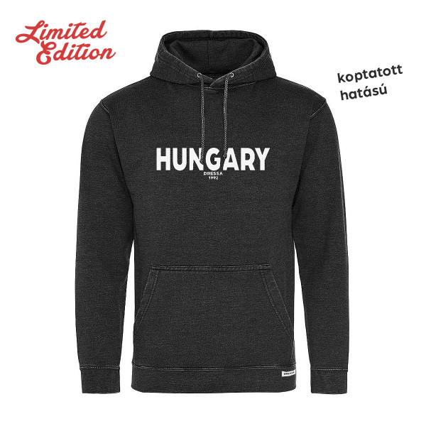 Dressa Hungary feliratos kenguruzsebes kapucnis pulóver – Limited Edition – fekete | KÜLÖN CSOMAG |