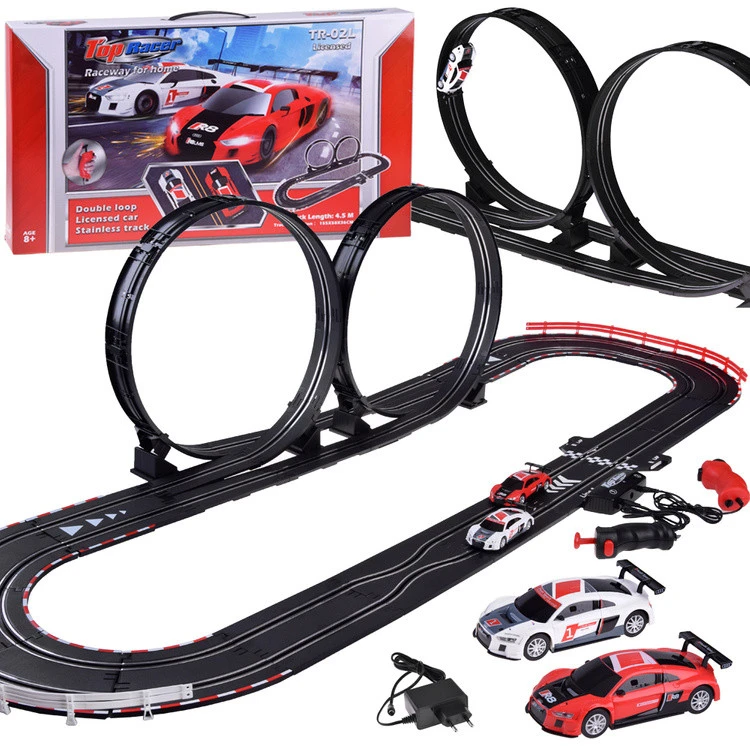 Elektromos extrém versenyautó pálya két autó számára távirányítókkal